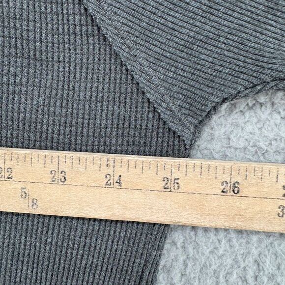Aritzia TNA Size Large Alder Thermal Waffle Knit Long Sleeve Gray Relaxed Fit - Picture 3 of 9
